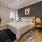 Villa Pool - Sauna - Cinema - Hot Tub - Sleeps 10 - Pets *