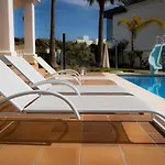 Villa Pool - Sauna - Cinema - Hot Tub - Sleeps 10 - Pets Estepona