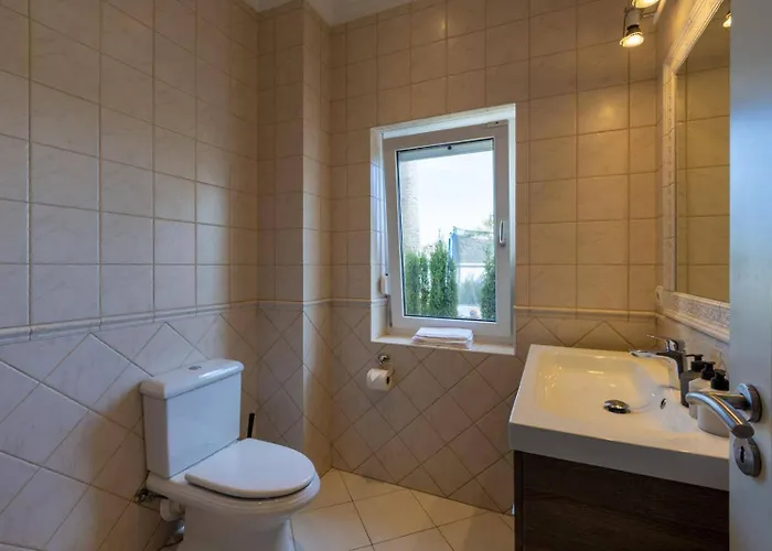 Pool - Sauna - Cinema - Hot Tub - Sleeps 10 - Pets *