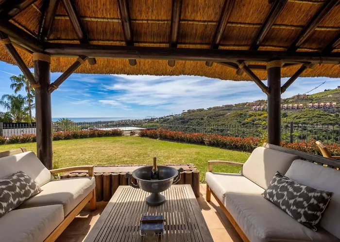 Pool - Sauna - Cinema - Hot Tub - Sleeps 10 - Pets Villa Estepona