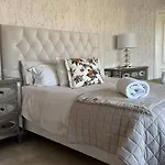 Pool - Sauna - Cinema - Hot Tub - Sleeps 10 - Pets Willa Estepona