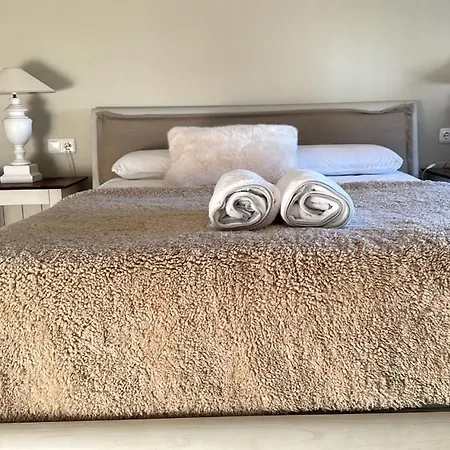 Villa Pool - Sauna - Cinema - Hot Tub - Sleeps 10 - Pets