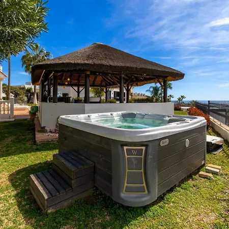 Pool - Sauna - Cinema - Hot Tub - Sleeps 10 - Pets Villa