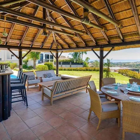 Pool - Sauna - Cinema - Hot Tub - Sleeps 10 - Pets Estepona