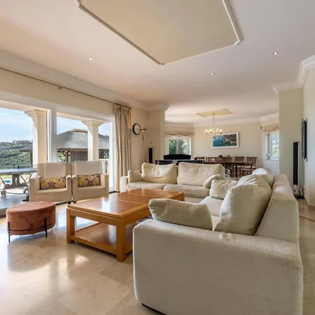 Pool - Sauna - Cinema - Hot Tub - Sleeps 10 - Pets * Estepona