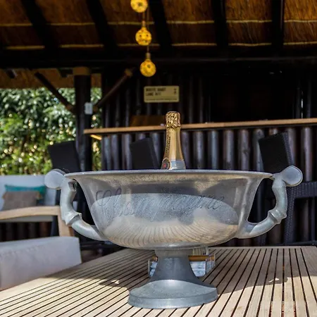 Pool - Sauna - Cinema - Hot Tub - Sleeps 10 - Pets Villa Estepona