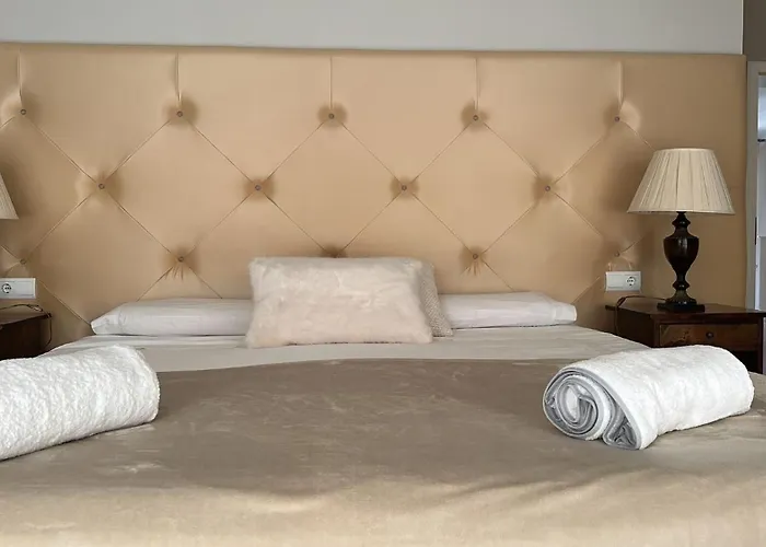 Willa Pool - Sauna - Cinema - Hot Tub - Sleeps 10 - Pets Estepona