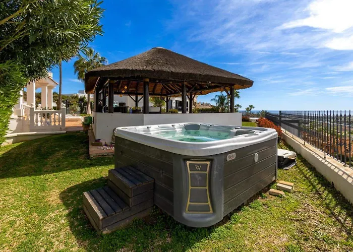 Pool - Sauna - Cinema - Hot Tub - Sleeps 10 - Pets Willa