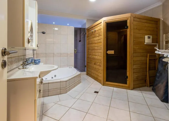 Willa Pool - Sauna - Cinema - Hot Tub - Sleeps 10 - Pets Estepona