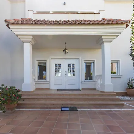 Pool - Sauna - Cinema - Hot Tub - Sleeps 10 - Pets Villa